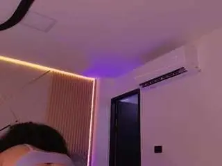 Bss-naia  live sex cam