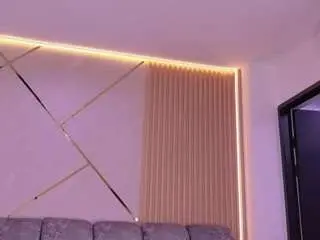 Bss-naia  live sex cam