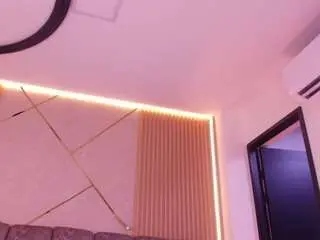 Bss-naia  live sex cam