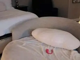 Hotwifeamber  live sex cam