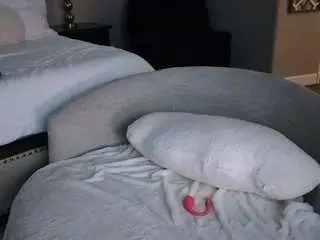 Hotwifeamber  live sex cam