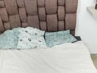 Casey-jamess  live sex cam