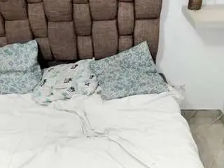 Casey-jamess  live sex cam