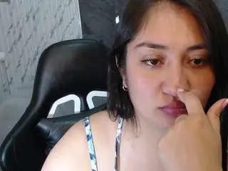 Ivony18-b  live sex cam