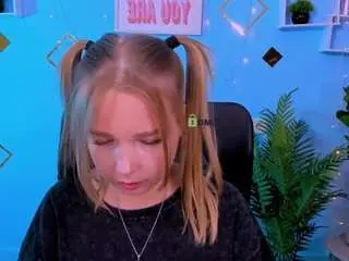 Lumi-soft  live sex cam