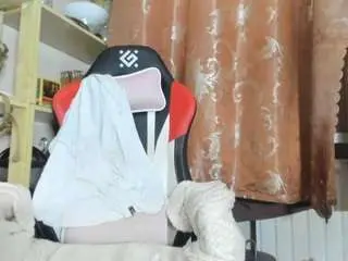 Naughtycharming  live sex cam