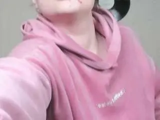 Naughtycharming  live sex cam