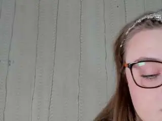 Naughtycharming  live sex cam