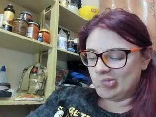Naughtycharming  live sex cam