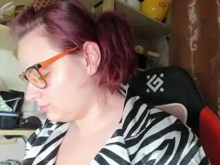 Naughtycharming  live sex cam