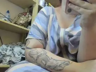 Naughtycharming  live sex cam