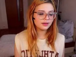 Audreykerfoot  live sex cam