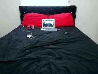 Badgirl-kiki  live sex cam