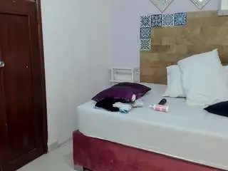 Kyliebenson  live sex cam