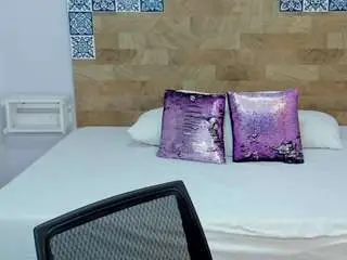 Kyliebenson  live sex cam