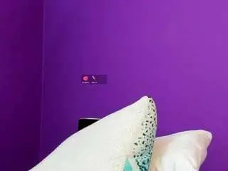 Kyliebenson  live sex cam