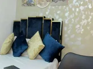 Kyliebenson  live sex cam