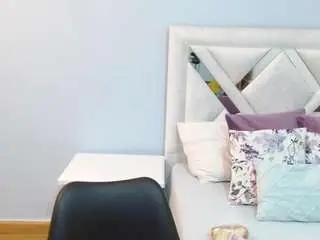 Kyliebenson  live sex cam