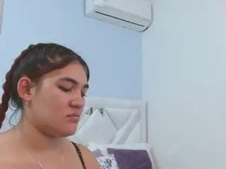 Kyliebenson  live sex cam
