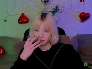 Mia-mooon  live sex cam