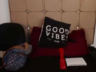 Peach-moore  live sex cam