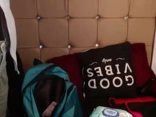 Peach-moore  live sex cam