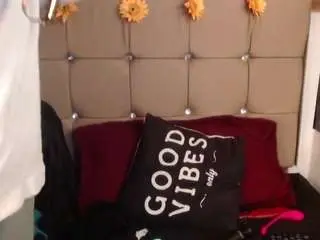 Peach-moore  live sex cam