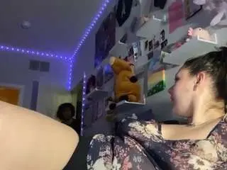 Chocolatevanillaswirl33  live sex cam