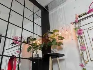 Floraginette  live sex cam