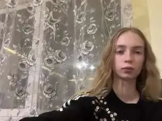 Julenewenthold  live sex cam