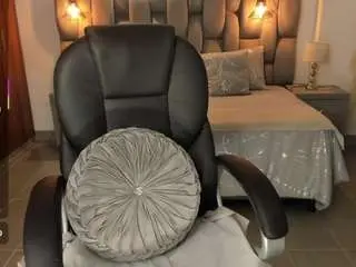 Natashakiim  live sex cam