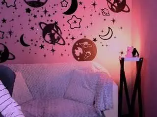 Caroline-honeyy  live sex cam
