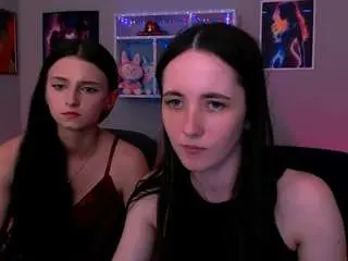 Caroline-honeyy  live sex cam