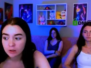 Caroline-honeyy  live sex cam