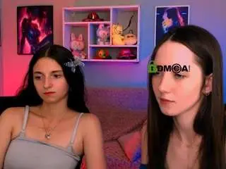Caroline-honeyy  live sex cam