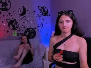 Caroline-honeyy  live sex cam