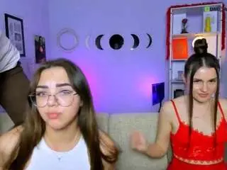 Gia-lee  live sex cam