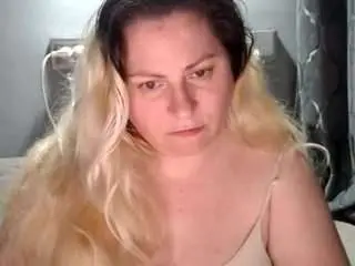 Candycream17  live sex cam