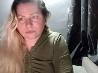 Candycream17  live sex cam