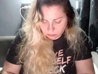 Candycream17  live sex cam