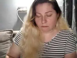 Candycream17  live sex cam