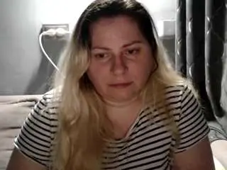 Candycream17  live sex cam