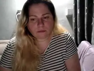 Candycream17  live sex cam