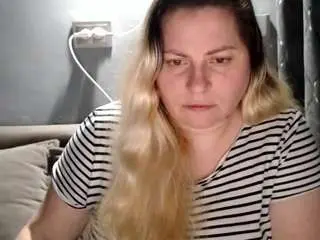 Candycream17  live sex cam