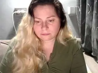 Candycream17  live sex cam