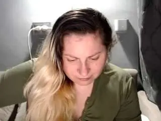 Candycream17  live sex cam