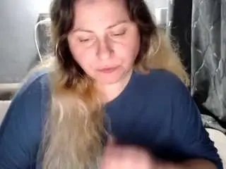 Candycream17  live sex cam