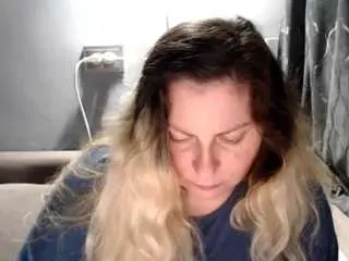 Candycream17  live sex cam