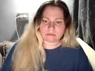 Candycream17  live sex cam