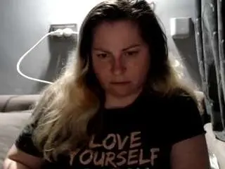 Candycream17  live sex cam